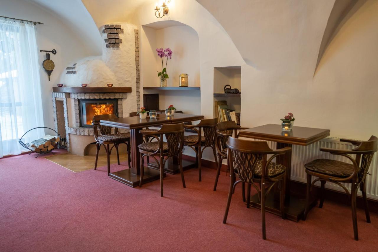Penzion Familia Hotel Poprad Bagian luar foto