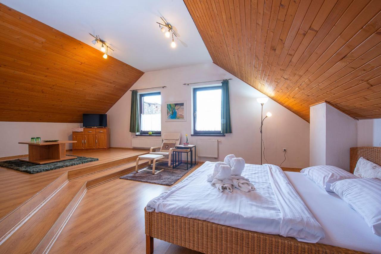 Penzion Familia Hotel Poprad Bagian luar foto