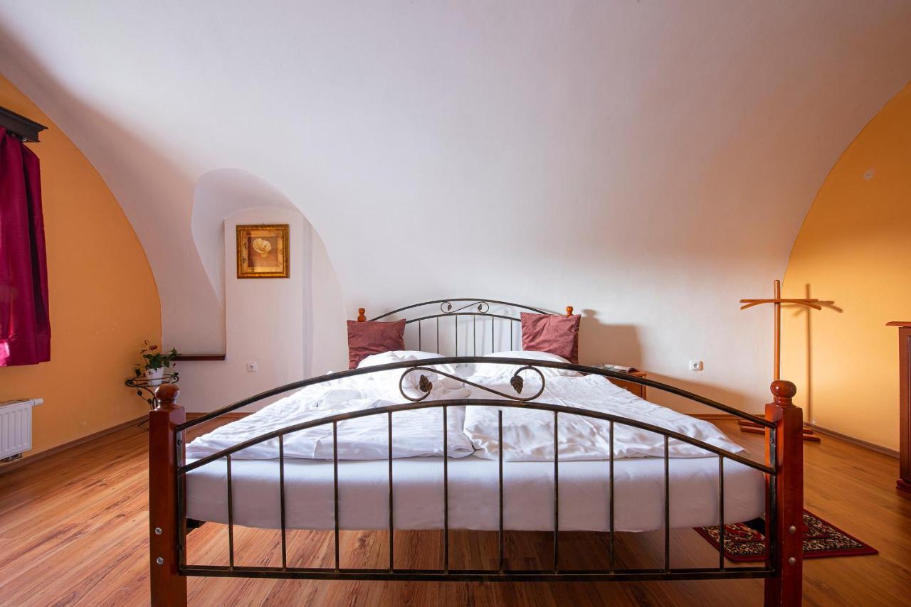 Penzion Familia Hotel Poprad Bagian luar foto